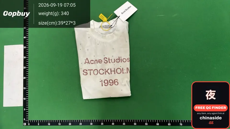 QC photo of the Old Logo Letter Printed Short Sleeve T-Shirt