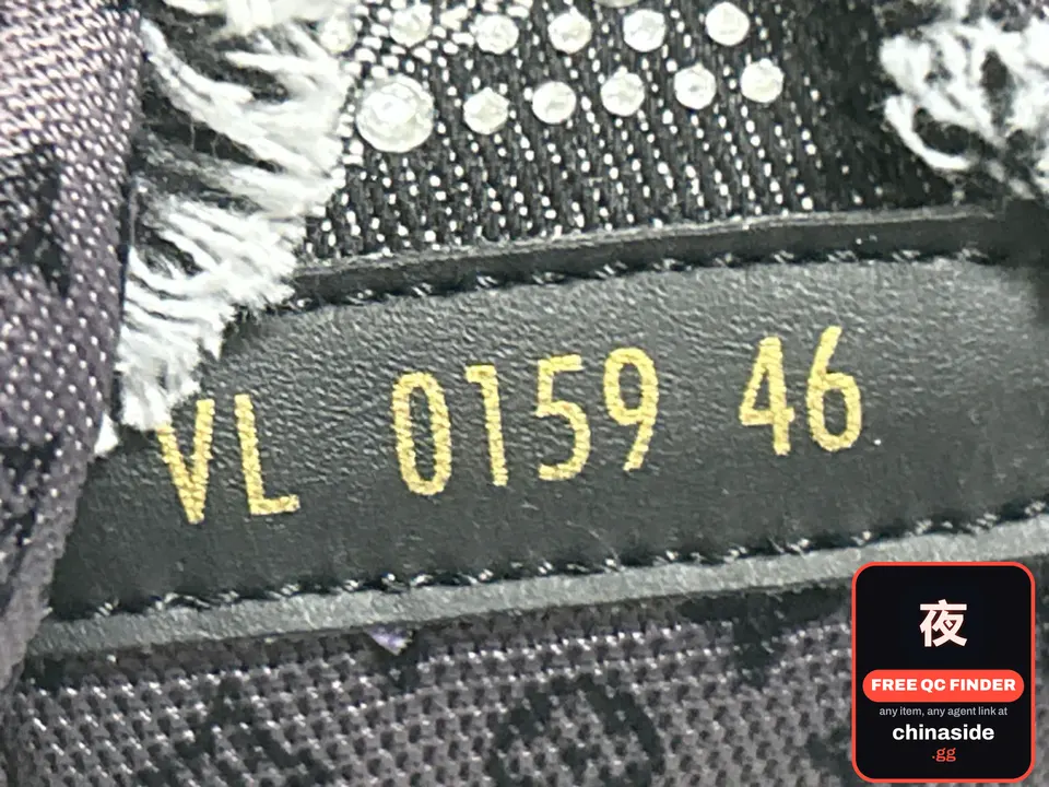 QC photo of the Diamond Printed Trendy Brand Low-Top Sneakers