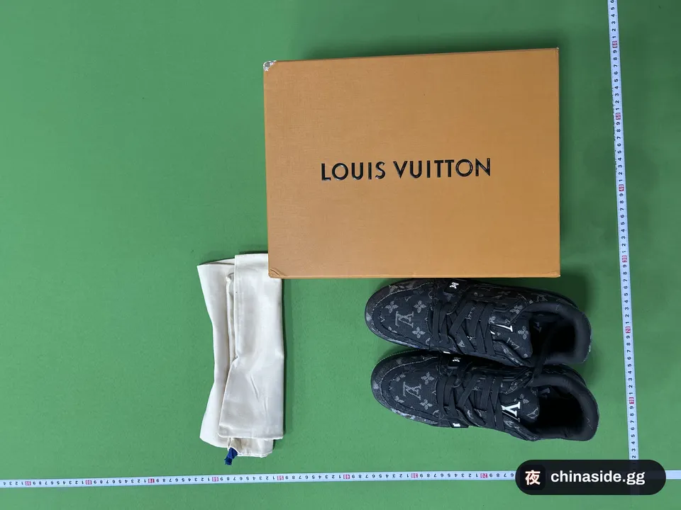 QC photo of the ABC25-2 White Chunky Sole Sneakers