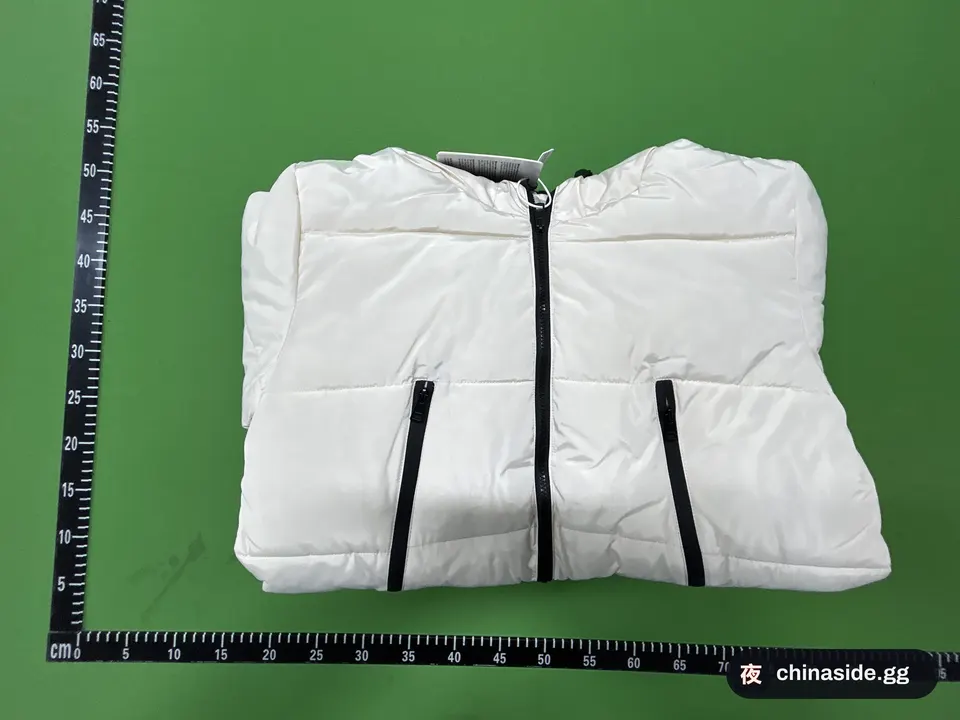 QC photo of the DX6-20 Embroidered Letter Cotton Padded Coat