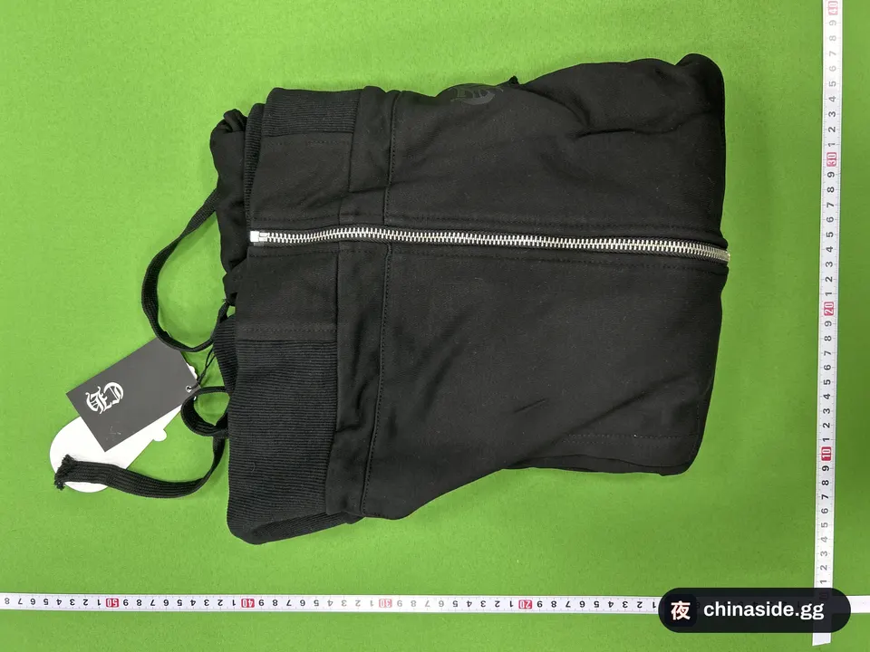 QC photo of the Oversized Zip-Up Hooded Jacket