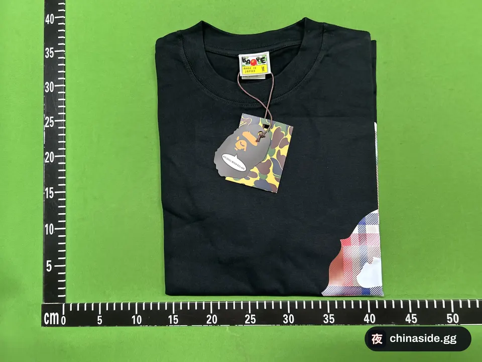 QC photo of the Side-Paneled Color-Block Loose-Fit T-Shirt