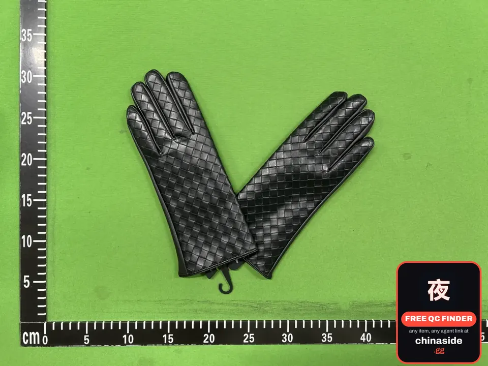 QC photo of the Knitted Checkered Leather Gloves